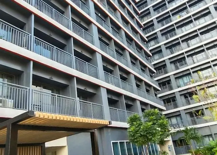 J And J Red Aparthotel Manila