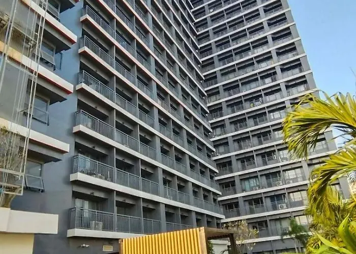 J And J Red Aparthotel 4*