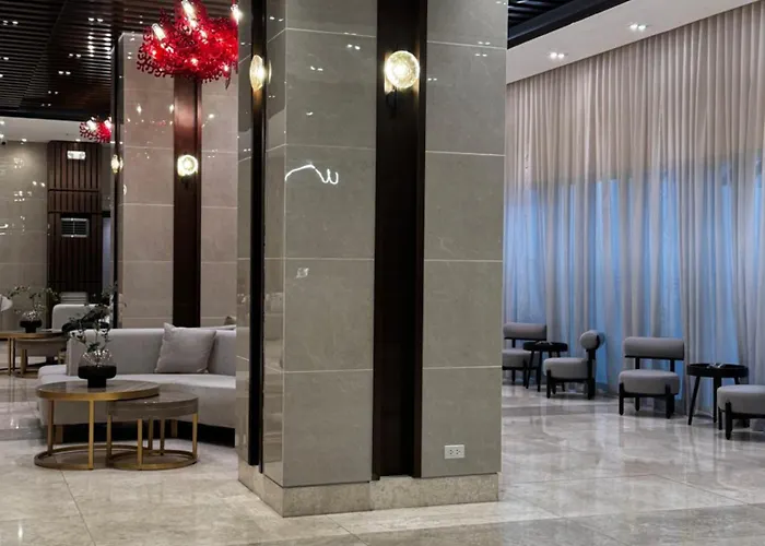 J And J Red Aparthotel 4*