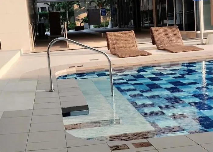 J And J Red Aparthotel